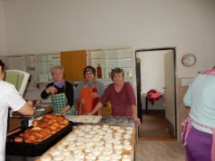 Šišky na dnešný fašiangový karneval sa chystajú. Srdečne pozývame!