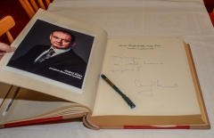 Prezident SR Andrej Kiska urobil zápis do Pamätnej knihy obce